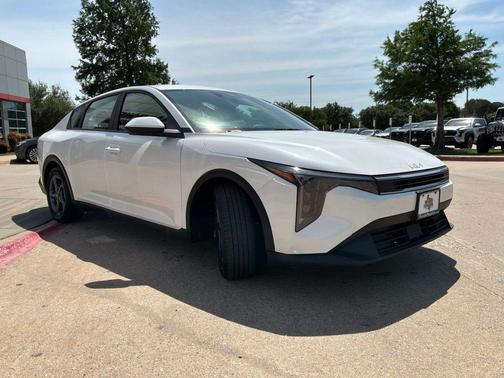 Snow White Pearl 2025 Kia K4 LXS