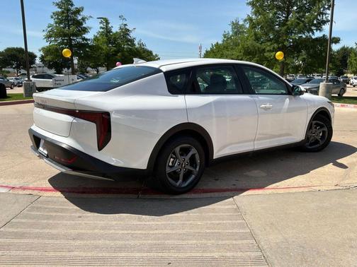 Snow White Pearl 2025 Kia K4 LXS