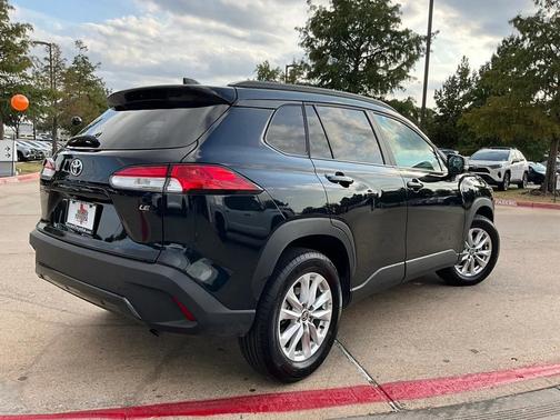 2025 Toyota Corolla Cross LE