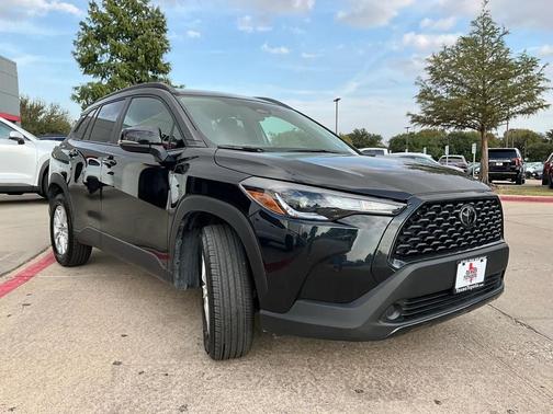 2025 Toyota Corolla Cross LE