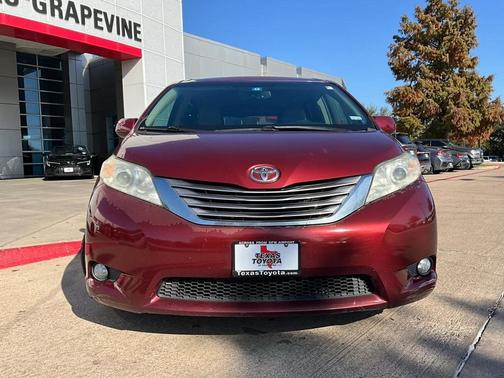 2016 Toyota Sienna XLE