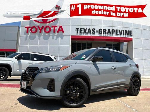 Boulder Gray Pearl 2023 Nissan Kicks SR