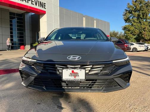 2025 Hyundai ELANTRA SEL