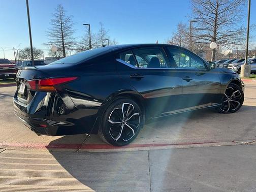 2025 Nissan Altima SR FWD