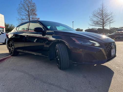 2025 Nissan Altima SR FWD