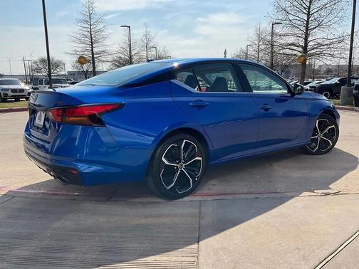 2025 Nissan Altima SR FWD