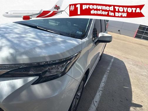 2023 Toyota Sienna XLE