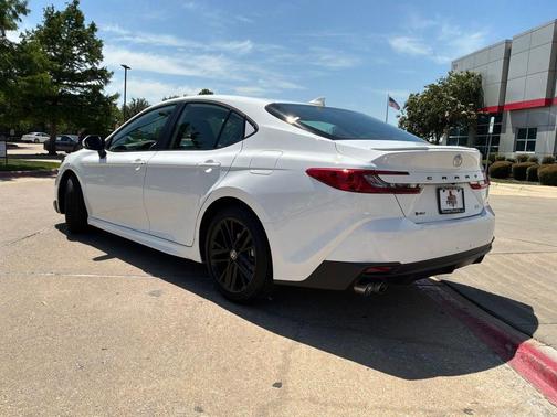 Ice 2025 Toyota Camry SE