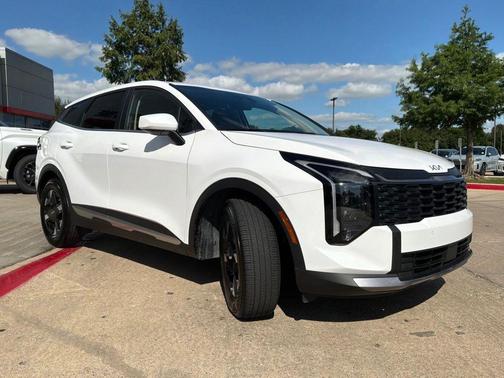 Glacial White Pearl 2026 Kia Sportage LX
