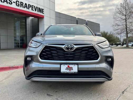 2026 Toyota Highlander Hybrid Platinum