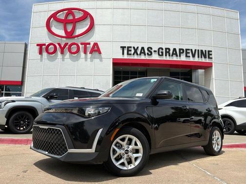 Fusion Black 2025 Kia Soul LX