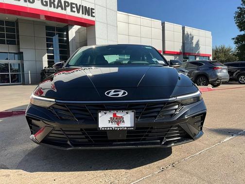 2025 Hyundai ELANTRA SEL