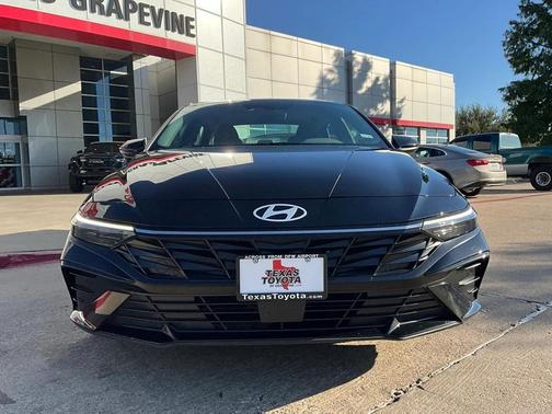 2025 Hyundai ELANTRA SEL