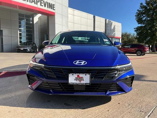 2025 Hyundai ELANTRA SEL