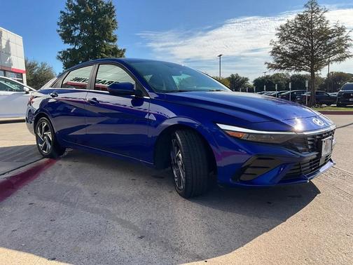 2025 Hyundai ELANTRA SEL