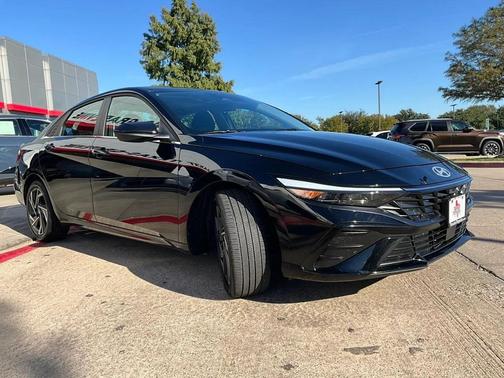 2025 Hyundai ELANTRA SEL