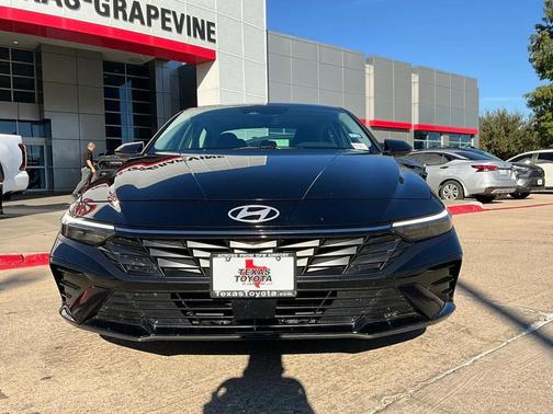 2025 Hyundai ELANTRA SEL