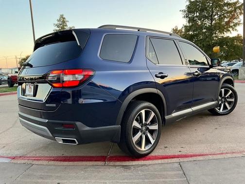 2023 Honda Pilot Touring 8-Passenger