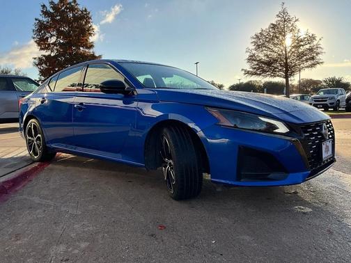 2025 Nissan Altima SR FWD