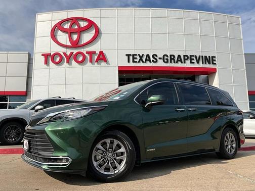 2021 Toyota Sienna XLE 8 Passenger