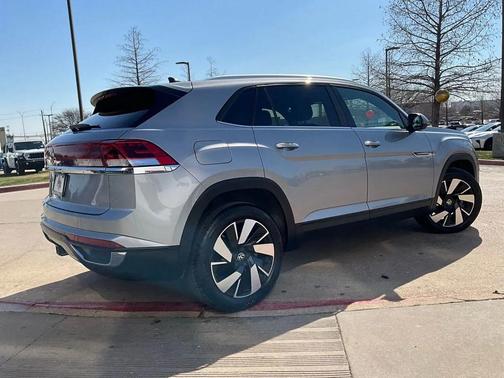 2025 Volkswagen Atlas Cross Sport 2.0T SE w/Technology