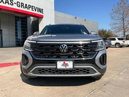 2025 Volkswagen Atlas Cross Sport 2.0T SE w/Technology