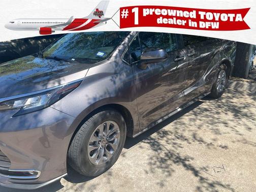 2022 Toyota Sienna XLE