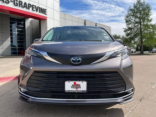 2022 Toyota Sienna XLE