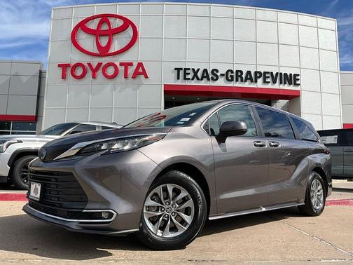 2022 Toyota Sienna XLE