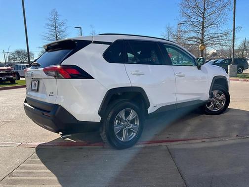 2025 Toyota RAV4 Hybrid LE