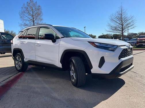 2025 Toyota RAV4 Hybrid LE