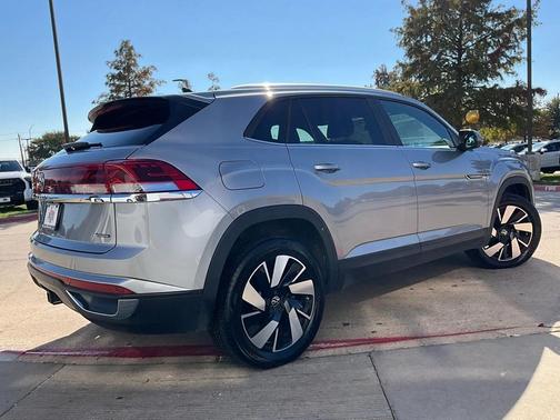 2025 Volkswagen Atlas Cross Sport 2.0T SE w/Technology 4MOTION