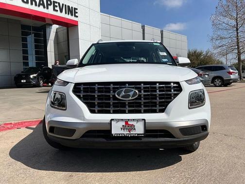 2025 Hyundai VENUE SEL