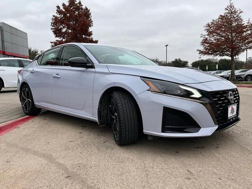 2025 Nissan Altima SR FWD