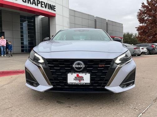 2025 Nissan Altima SR FWD