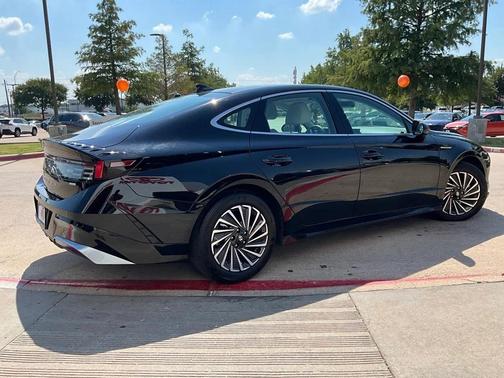2024 Hyundai SONATA Hybrid SE