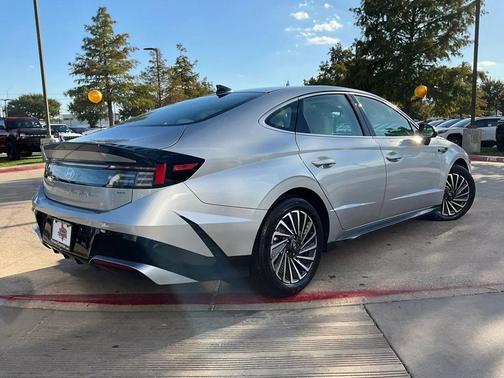 2024 Hyundai SONATA Hybrid SE