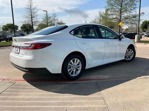 Ice Cap 2025 Toyota Camry LE