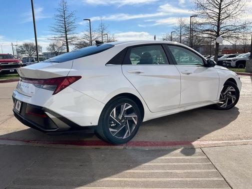 2025 Hyundai ELANTRA HEV Limited