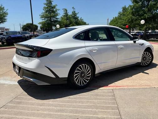 2024 Hyundai SONATA Hybrid SE