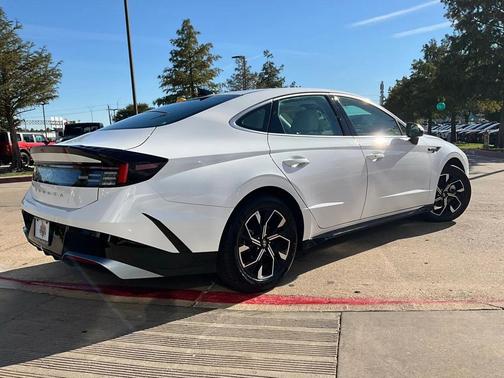 2025 Hyundai SONATA SEL