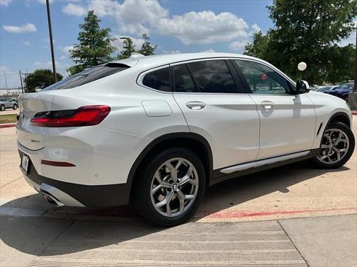 2024 BMW X4 xDrive30i