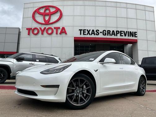Pearl White Multi-Coat 2020 Tesla Model 3 Standard Range