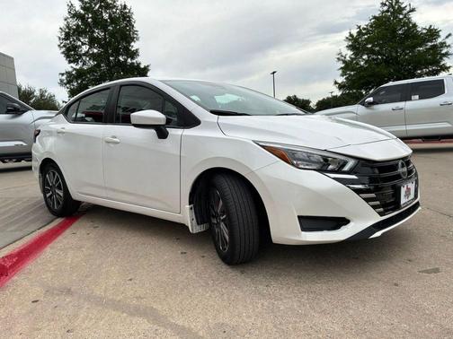 Aspen White 2025 Nissan Versa 1.6 SV