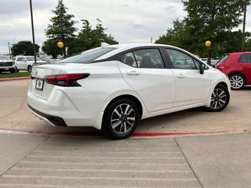 Aspen White 2025 Nissan Versa 1.6 SV