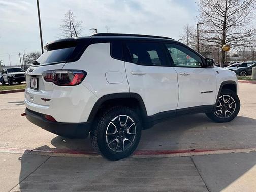 2025 Jeep Compass Trailhawk