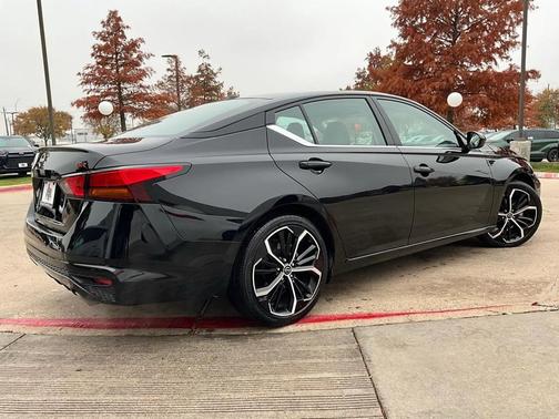 2025 Nissan Altima SR FWD