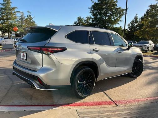 2024 Toyota Highlander XSE