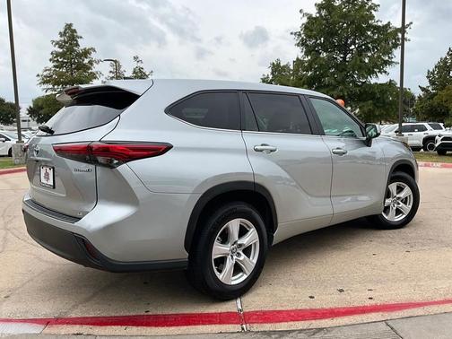 2023 Toyota Highlander Hybrid LE