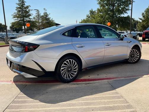 2024 Hyundai SONATA Hybrid SE